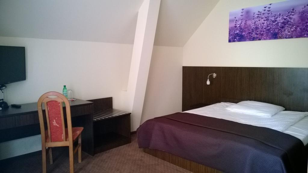 Yuca Hotel Lodź Ruang foto