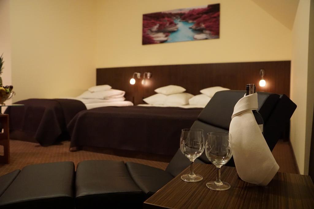 Yuca Hotel Lodź Ruang foto