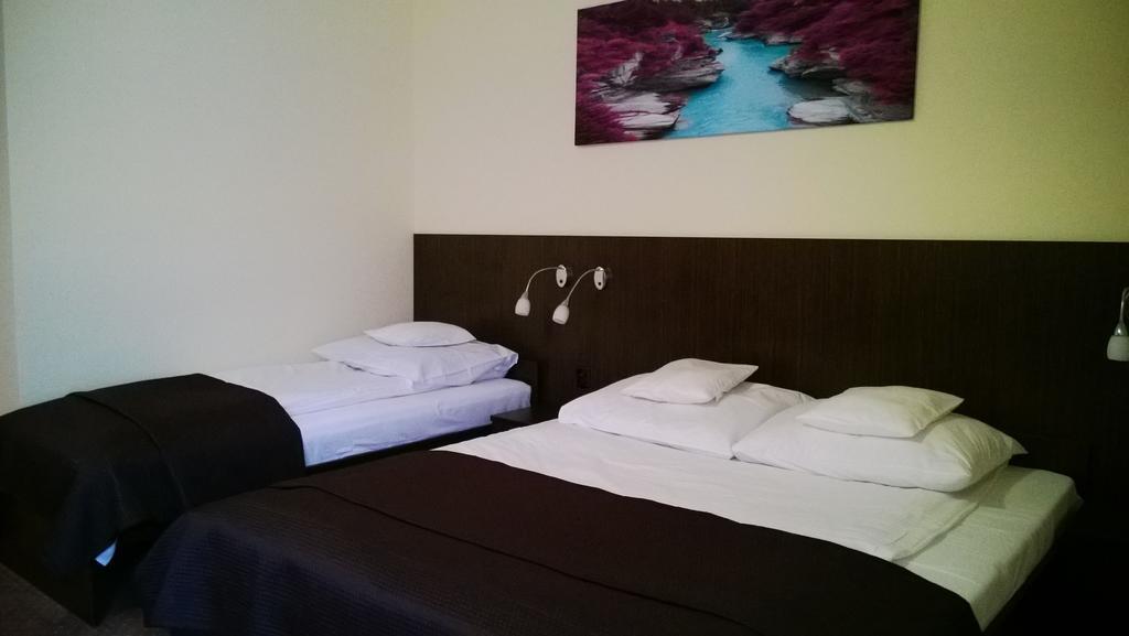 Yuca Hotel Lodź Ruang foto