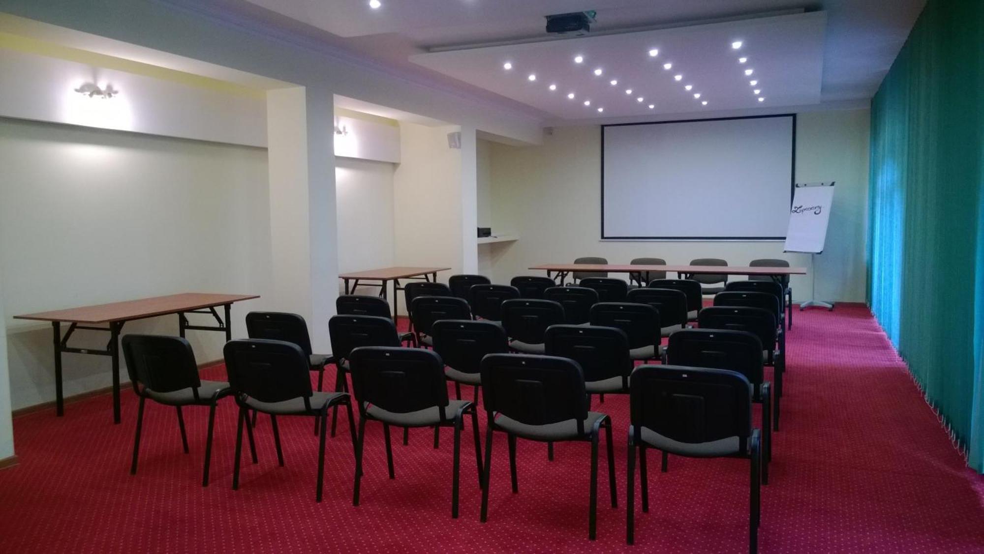 Yuca Hotel Lodź Bagian luar foto