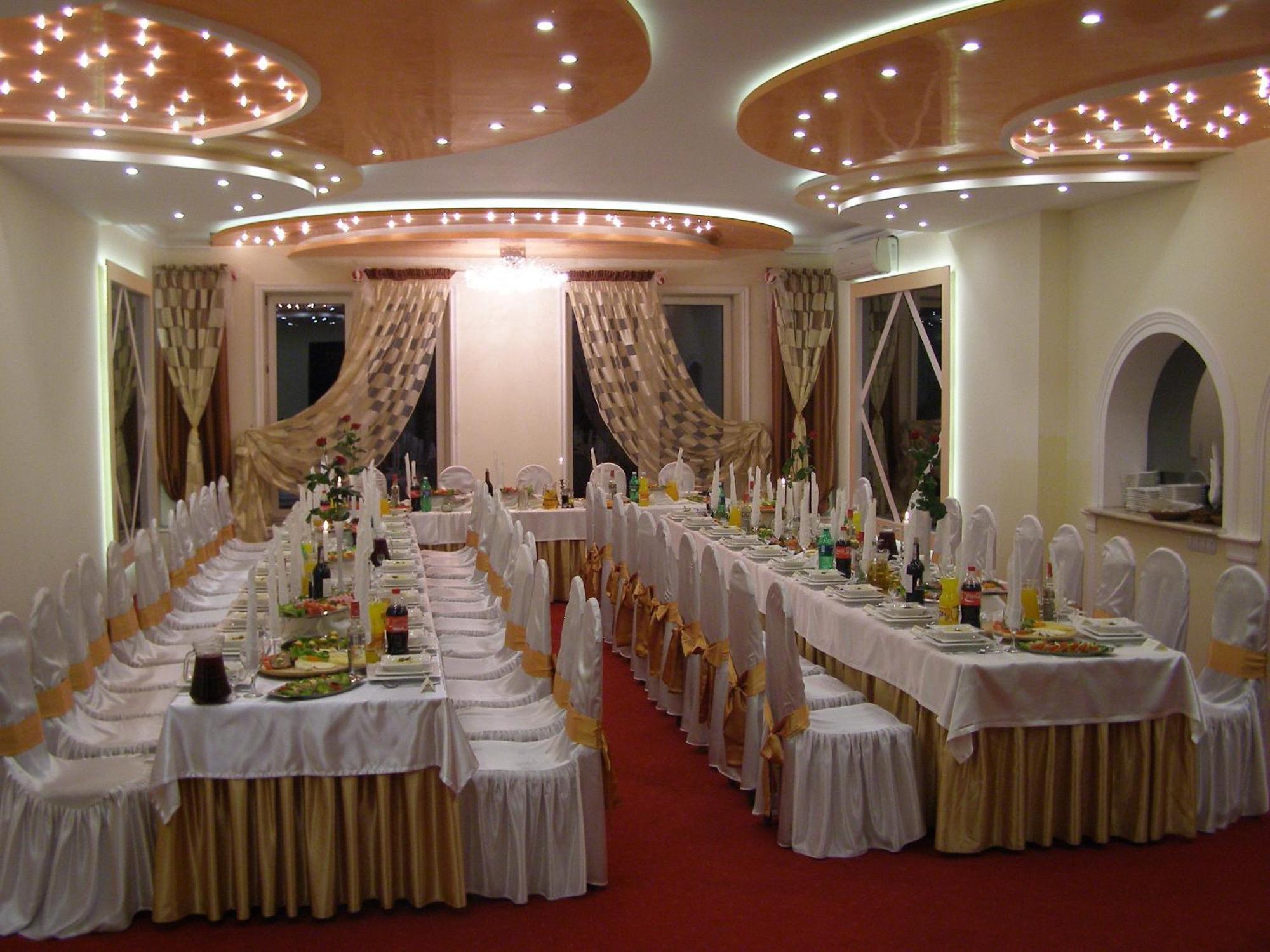 Yuca Hotel Lodź Bagian luar foto