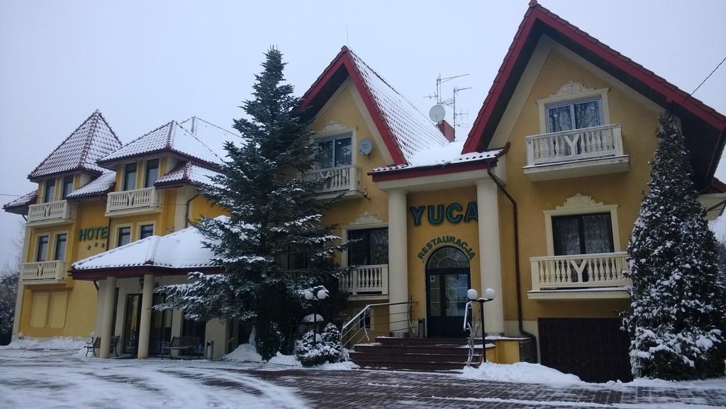 Yuca Hotel Lodź Bagian luar foto